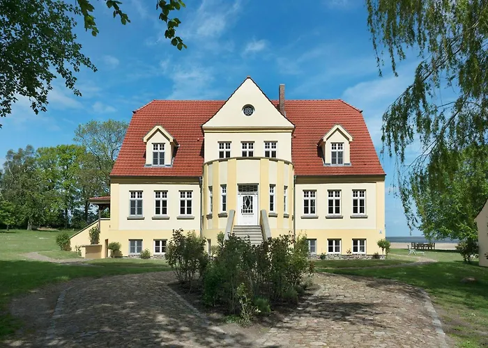 Im Zweiten Obergeschoss Des Gutshauses By Interhome アパート *